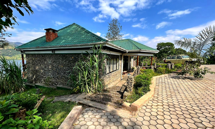 Best Mid-Range Accommodation Near Mgahinga National Park Uganda